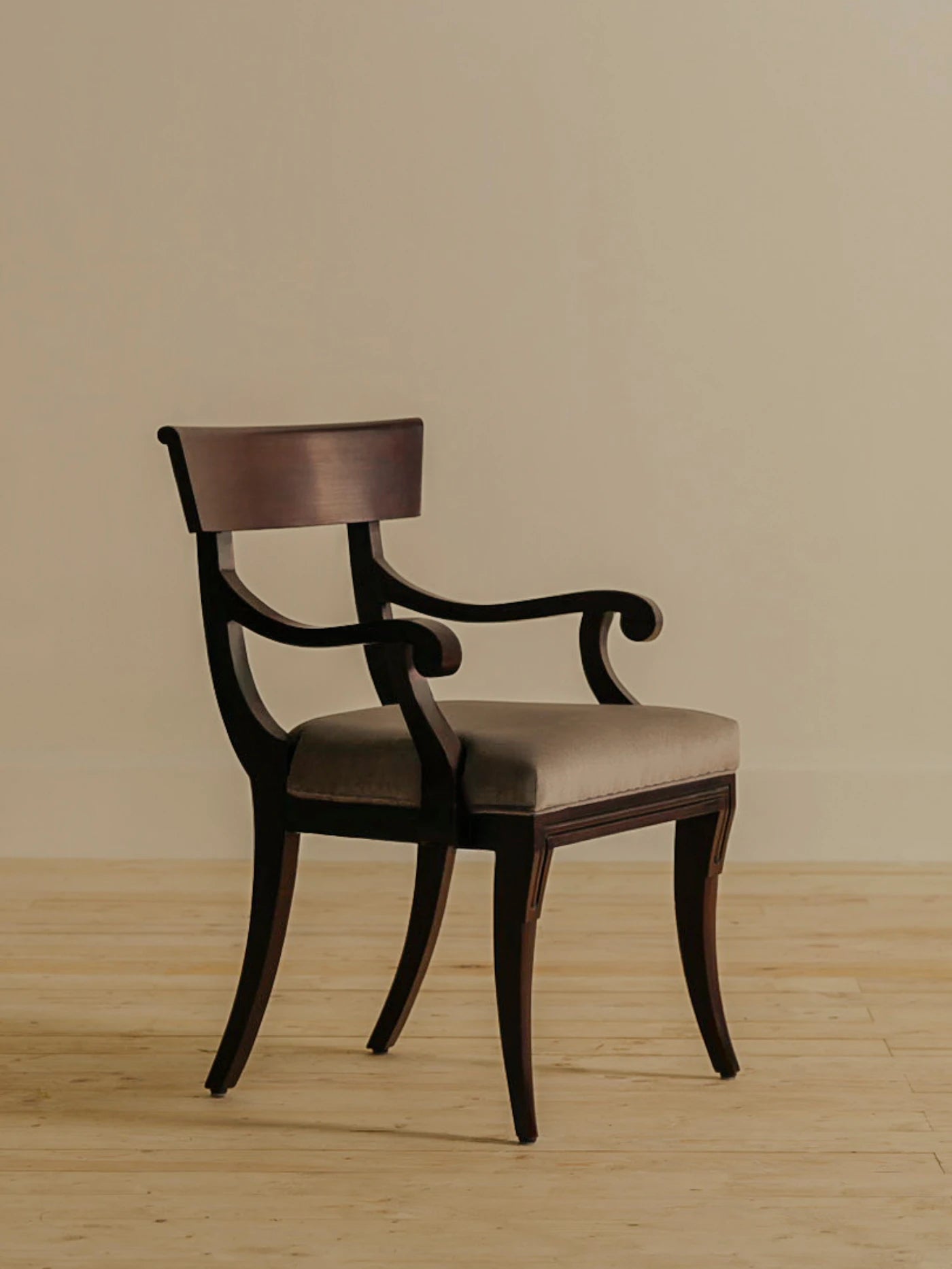 Dining Chairs & Bar Stools