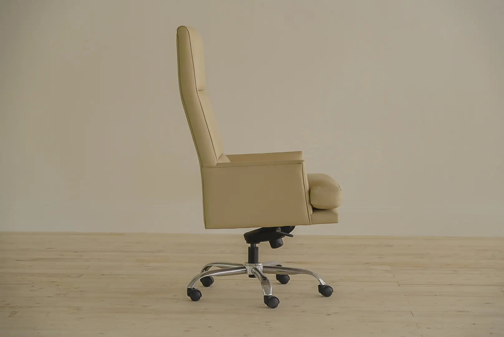 Boss Swivel Chair