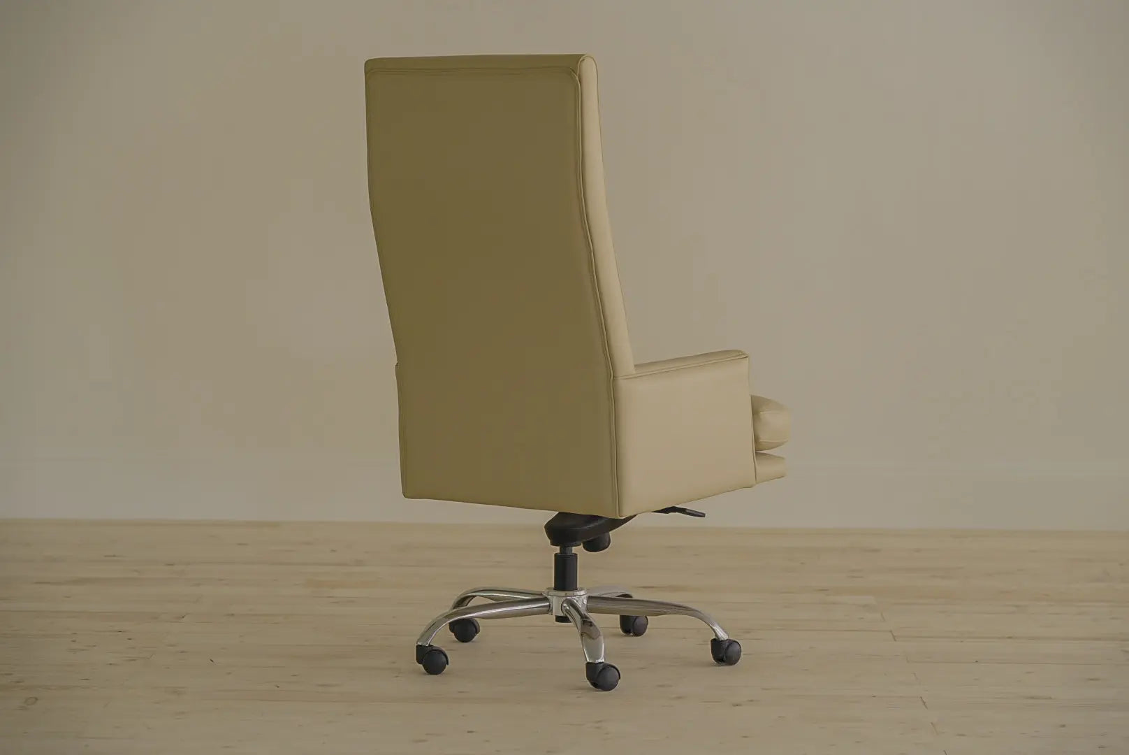 Boss Swivel Chair
