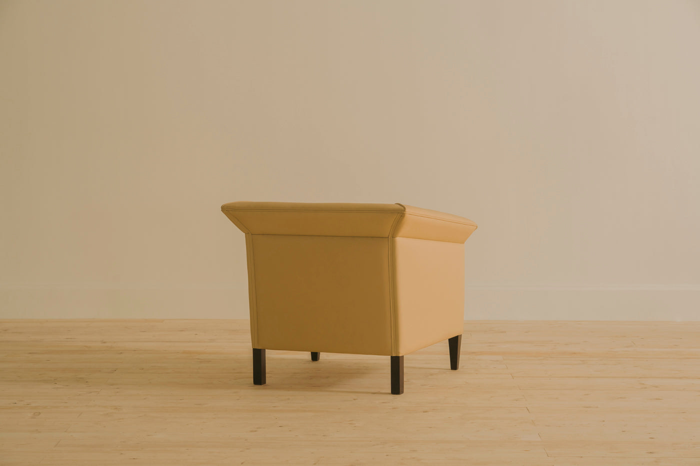 BEIGE LEATHER SOFA ARMCHAIR CHESTERS INDIA